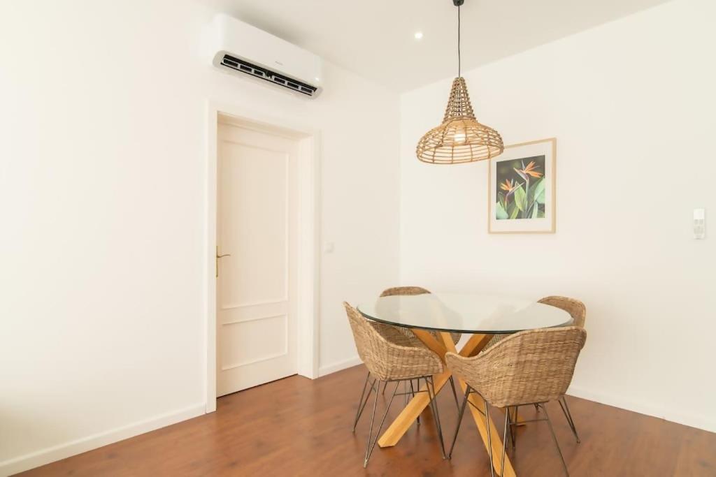 Cozy Sea View Apartment Near City & Airport Ponta Delgada Exteriör bild
