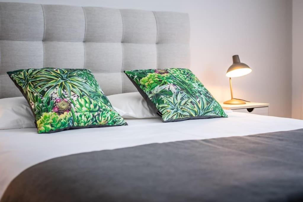Cozy Sea View Apartment Near City & Airport Ponta Delgada Exteriör bild