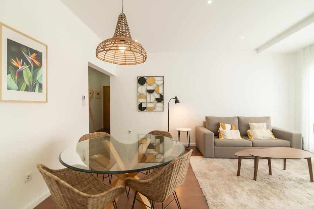 Cozy Sea View Apartment Near City & Airport Ponta Delgada Exteriör bild