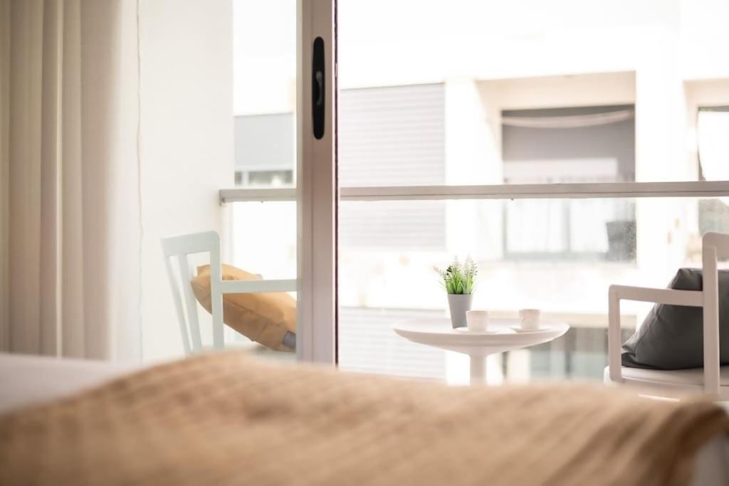 Cozy Sea View Apartment Near City & Airport Ponta Delgada Exteriör bild
