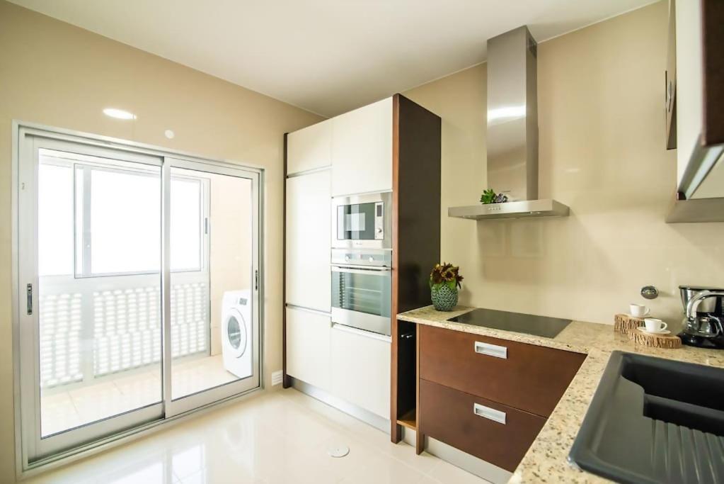 Cozy Sea View Apartment Near City & Airport Ponta Delgada Exteriör bild